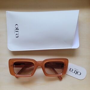 NWT Otra Chelsea Transparent Honey Brown Fade Sunglasses with Pouch Case